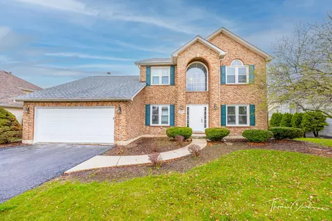 408 Pheasant Chase Dr, Bolingbrook, IL 60490