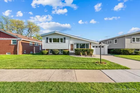 2135 David Dr, Des Plaines, IL 60018