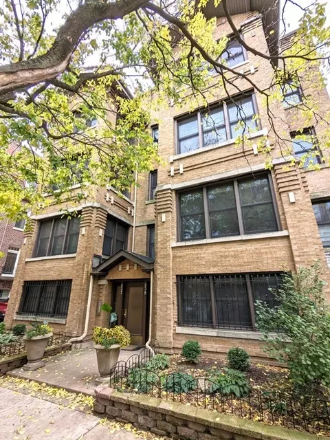 837 W Ainslie St #2E, Chicago, IL 60640