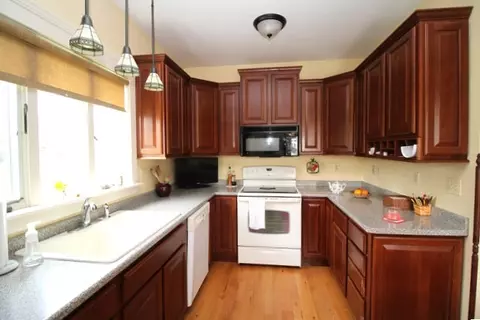 Kitchen - 11821 Maple Ave, Hebron, IL 60034 photo 1 of 1