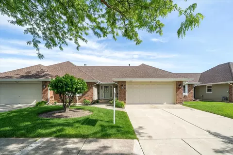 43 Fallcreek Cir #43, Montgomery, IL 60538