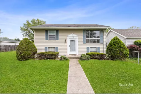 272 N Jefferson Ave, Bradley, IL 60915