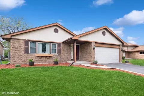 4952 Arquilla Dr, Richton Park, IL 60471