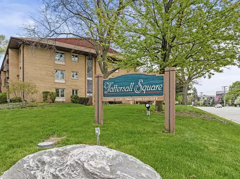 2420 W Talcott Rd #211, Park Ridge, IL 60068