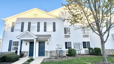 1723 Silverstone Dr #1723, Carpentersville, IL 60110
