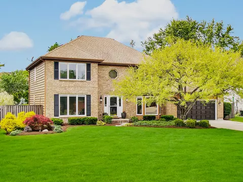 1764 Lucky Debonair Ct, Wheaton, IL 60189