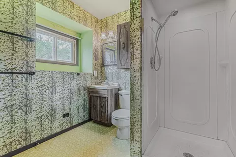 Bath - 3103 Dove Ct, Rolling Meadows, IL 60008 photo 2 of 2