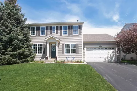 2717 Moraine Valley Rd, Wauconda, IL 60084