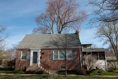 5216 Harvard Ter, Skokie, IL 60077