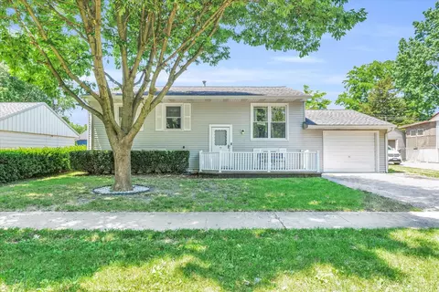 1009 Centennial Dr, Champaign, IL 61821