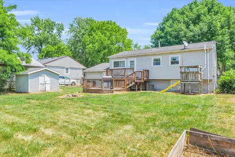 Exterior - 1009 Centennial Dr, Champaign, IL 61821 photo 8 of 8
