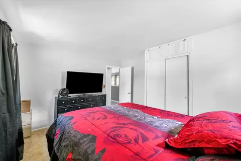 Bedroom - 1009 Centennial Dr, Champaign, IL 61821 photo 6 of 10