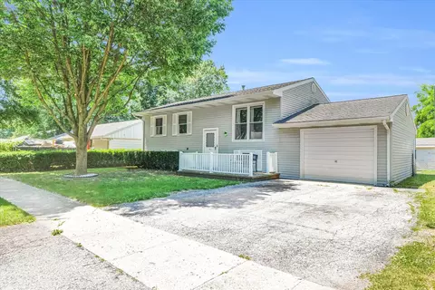 Exterior - 1009 Centennial Dr, Champaign, IL 61821 photo 2 of 8