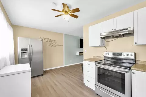 Kitchen - 1009 Centennial Dr, Champaign, IL 61821 photo 2 of 3