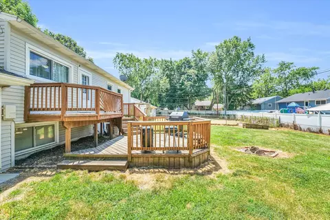 Exterior - 1009 Centennial Dr, Champaign, IL 61821 photo 6 of 8