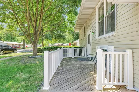 Exterior - 1009 Centennial Dr, Champaign, IL 61821 photo 4 of 8