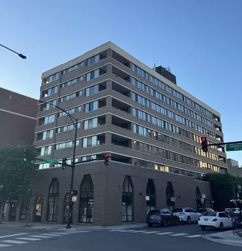 2800 N Orchard St #910, Chicago, IL 60657