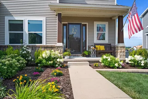 5204 Longfield Rd, Bloomington, IL 61705 photo 3