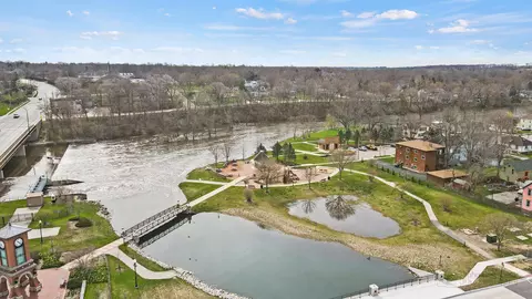 View/Area - 100 S Main St #13, Algonquin, IL 60102 photo 4 of 5