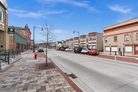 Exterior - 100 S Main St #13, Algonquin, IL 60102 photo 4 of 4