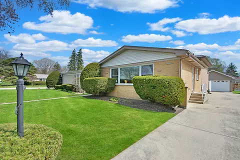 9243 Luna Ave, Morton Grove, IL 60053