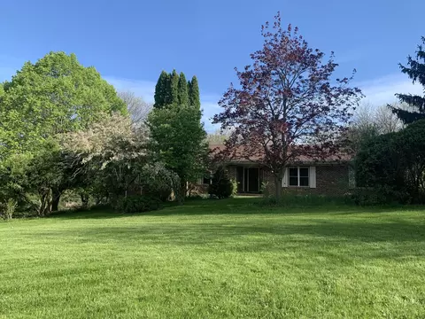 1721 W Nippersink Rd, Round Lake, IL 60073