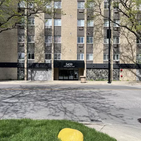 5420 N Sheridan Rd #307, Chicago, IL 60640
