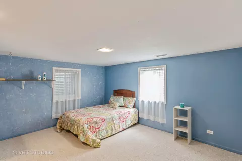 335 Pleasant St, Hoffman Estates, IL 60169 photo 12