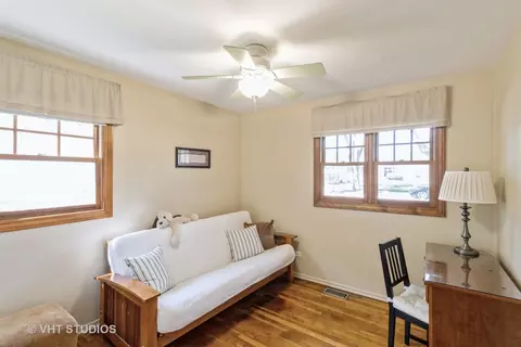 335 Pleasant St, Hoffman Estates, IL 60169 photo 11