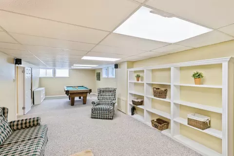 335 Pleasant St, Hoffman Estates, IL 60169 photo 13