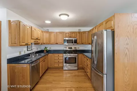 335 Pleasant St, Hoffman Estates, IL 60169 photo 5