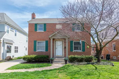 641 S 10th Ave, La Grange, IL 60525