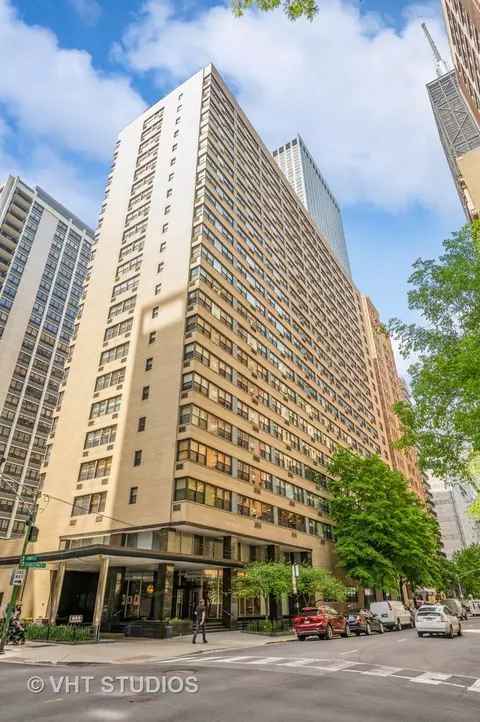 850 N Dewitt Pl #5I, Chicago, IL 60611