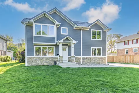 910 S Walnut Ave, Arlington Heights, IL 60005