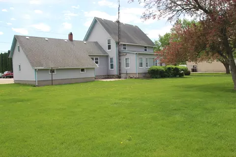 Exterior - 105 E Grove St, Capron, IL 61012 photo 5 of 7
