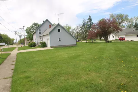 Exterior - 105 E Grove St, Capron, IL 61012 photo 7 of 7