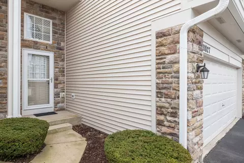 11827 Ford Ct, Plainfield, IL 60585 photo 2