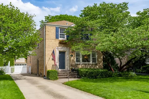 617 10th Ave, La Grange, IL 60525