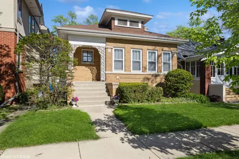 1042 Mapleton St, Oak Park, IL 60302