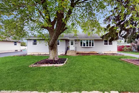 1352 Timberline Dr, Joliet, IL 60431