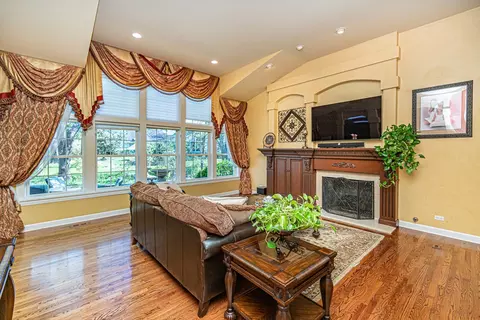 2333 Glen Eagles Ln, Riverwoods, IL 60015 photo 20