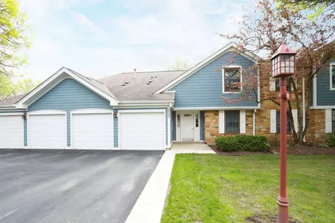223 Deerpath Ct #A2, Schaumburg, IL 60193