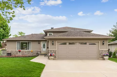 521 Polo Club Dr, Glendale Heights, IL 60139