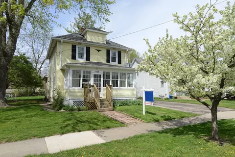 Exterior - 605 E Wilson St, Batavia, IL 60510 photo 2 of 13