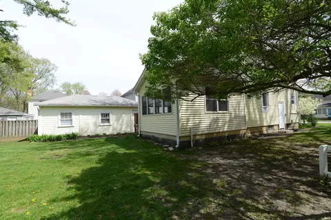 Exterior - 605 E Wilson St, Batavia, IL 60510 photo 6 of 13