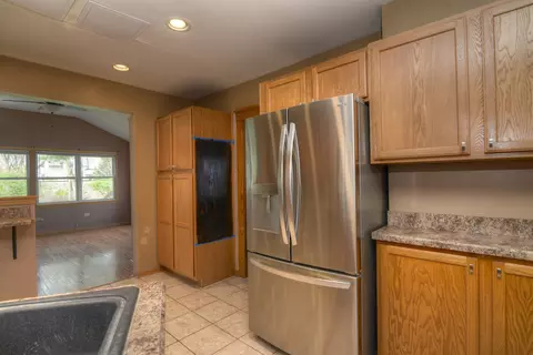 Kitchen - 605 E Wilson St, Batavia, IL 60510 photo 1 of 3