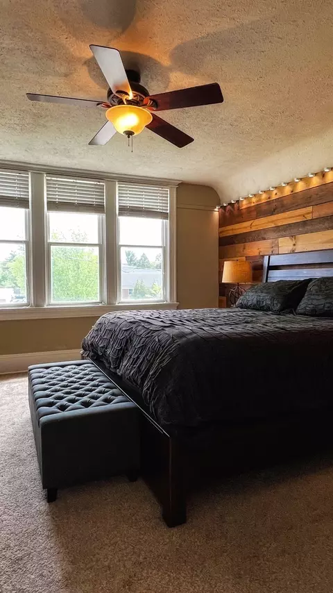 Bedroom - 101 S State St, Bloomington, IL 61701 photo 2 of 8