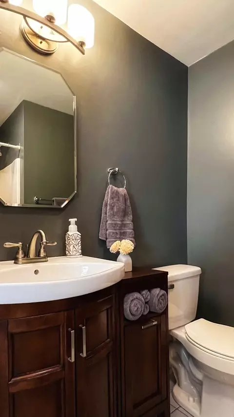 Bath - 101 S State St, Bloomington, IL 61701 photo 2 of 5