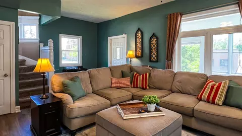 Living - 101 S State St, Bloomington, IL 61701 photo 1 of 5