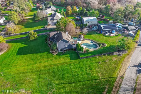 35133 N Indian Trl, Ingleside, IL 60041